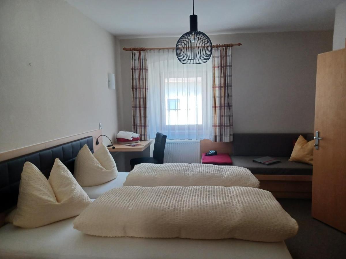 Hotel Garni Loewen Silz Екстериор снимка