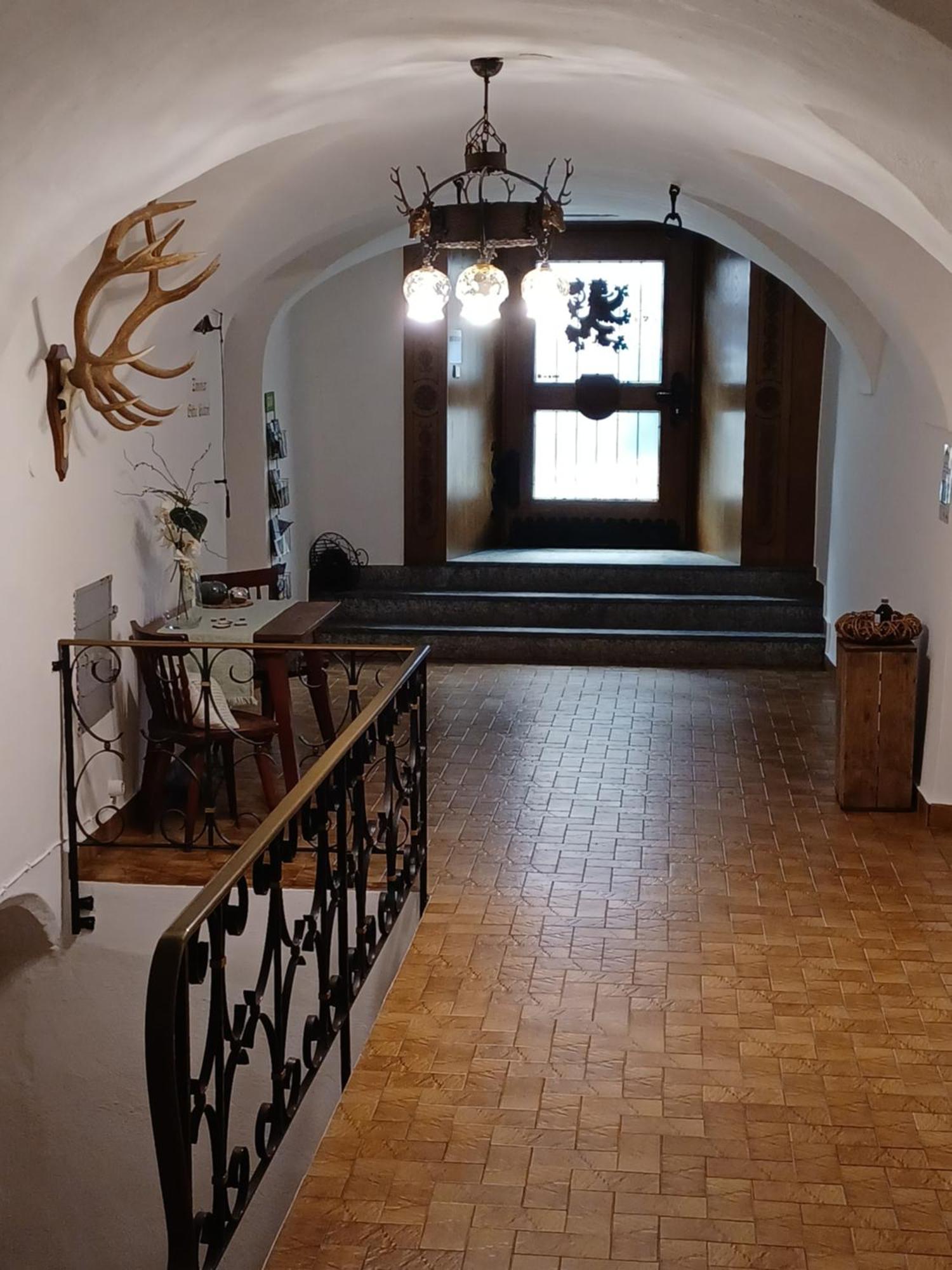 Hotel Garni Loewen Silz Екстериор снимка