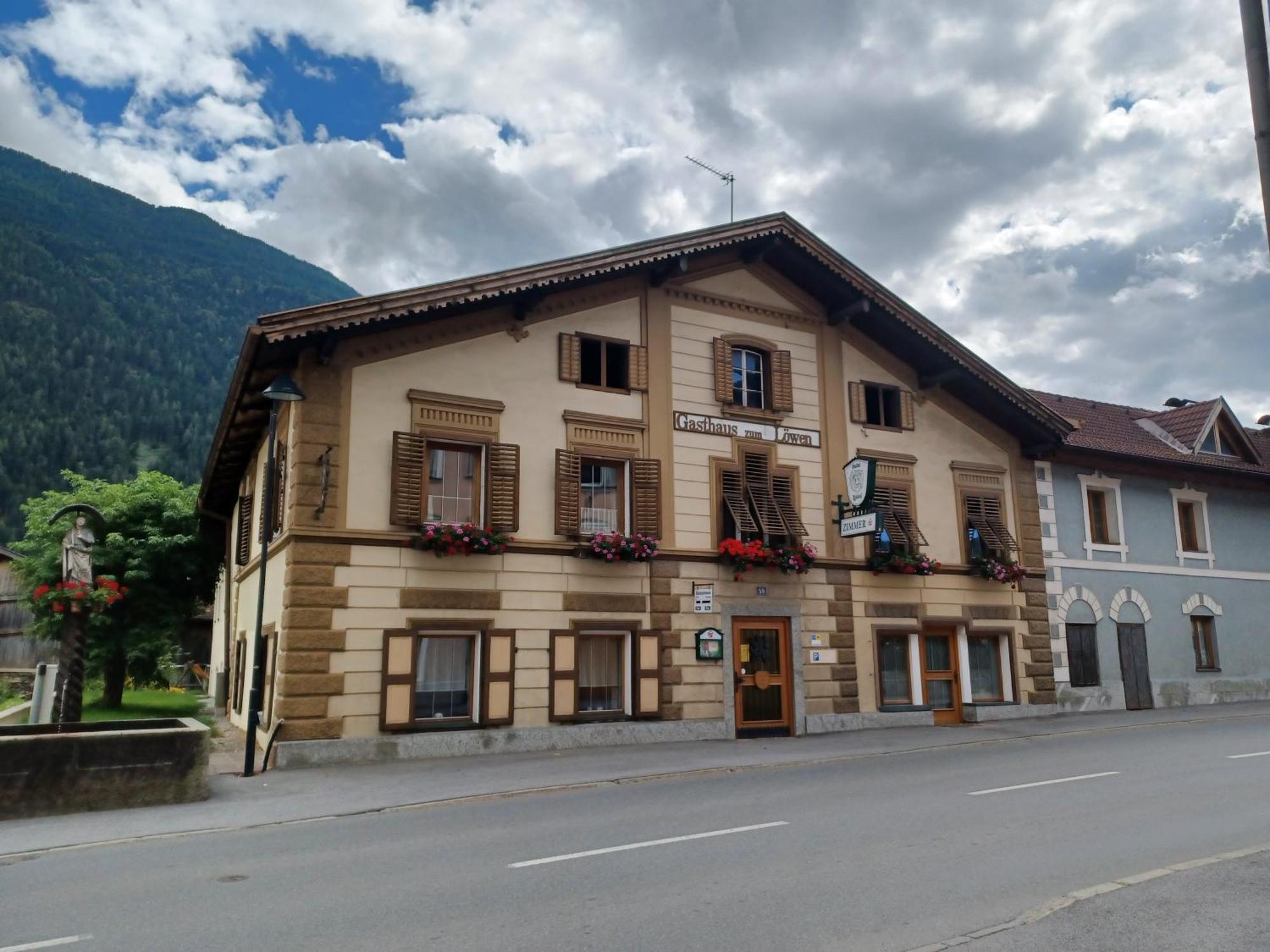 Hotel Garni Loewen Silz Екстериор снимка