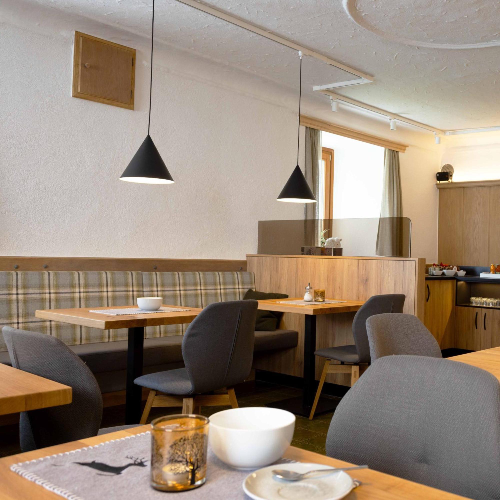 Hotel Garni Loewen Silz Екстериор снимка