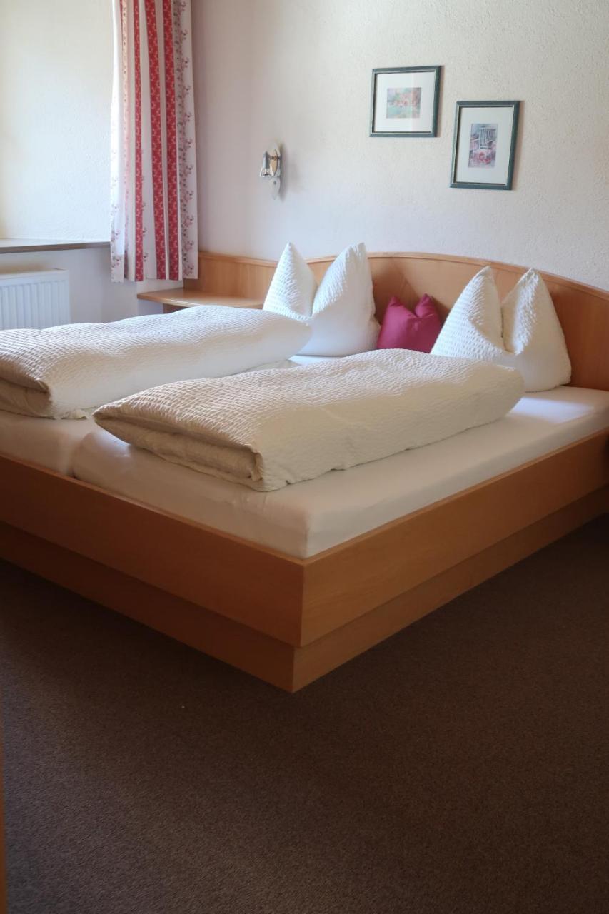 Hotel Garni Loewen Silz Екстериор снимка